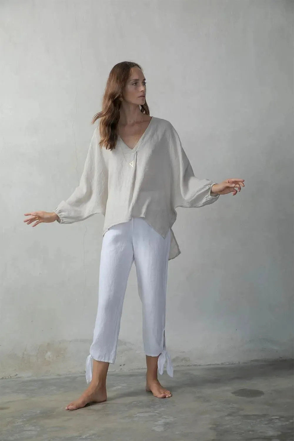 Tie-Knot Linen Capri Pants White