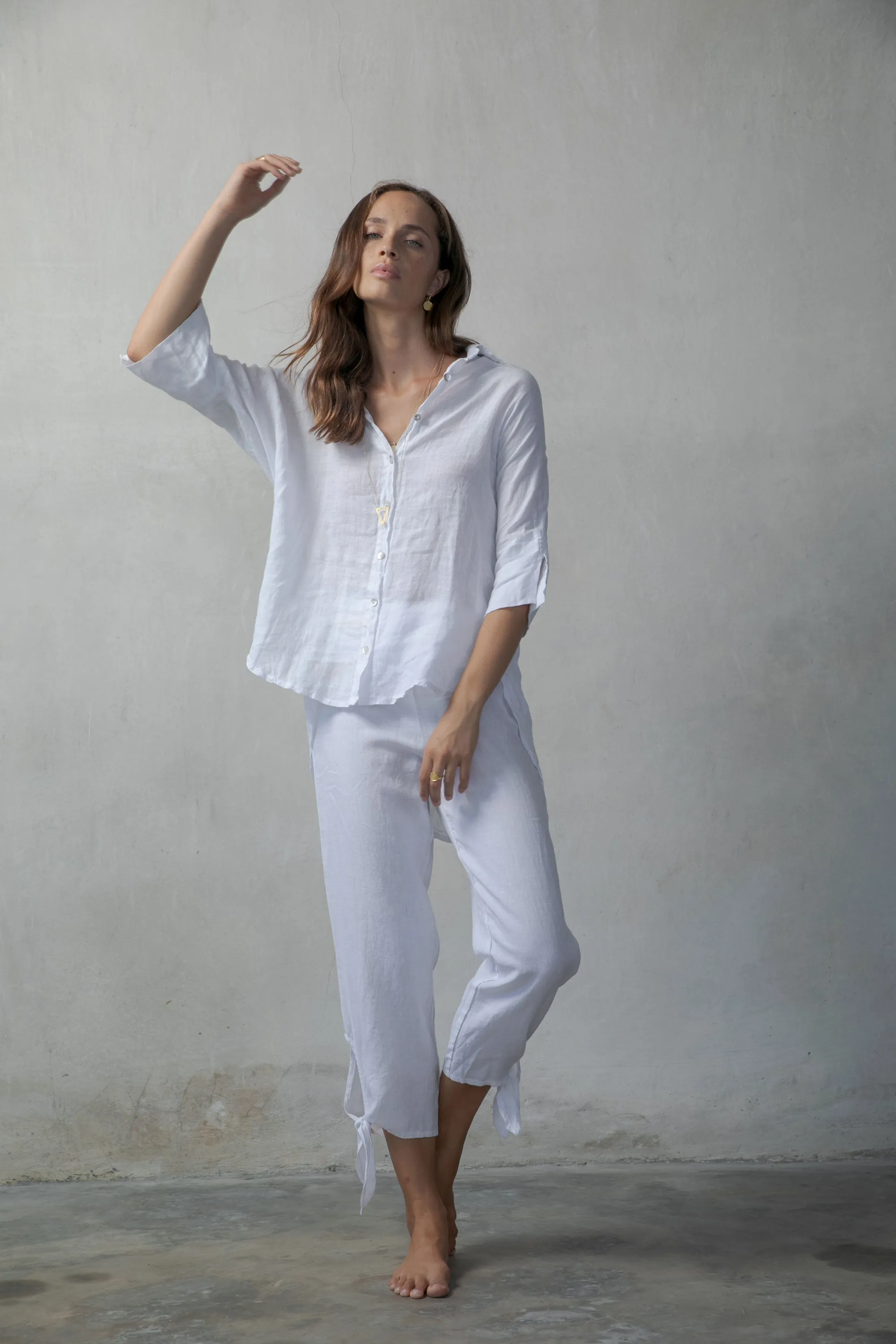 Tie-Knot Linen Capri Pants White